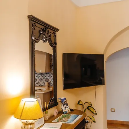 Casa Giulia - Sophisticated With View 펜션 *